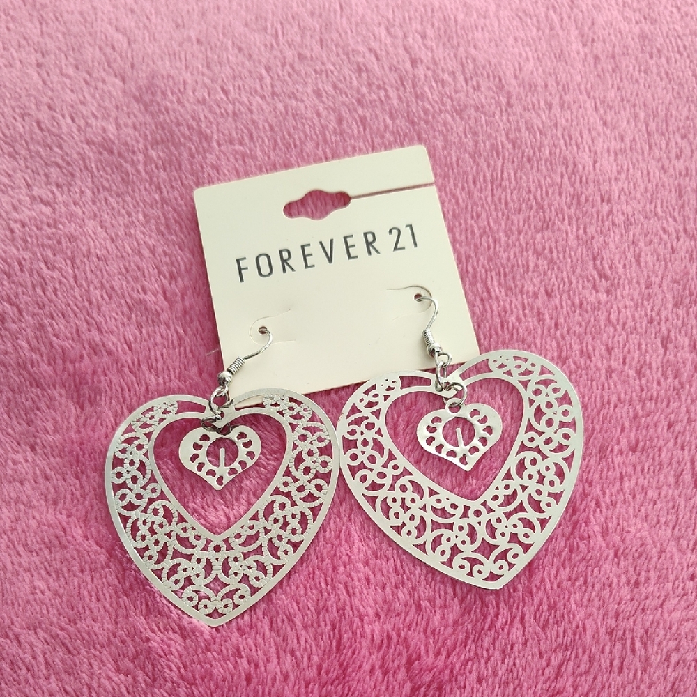 Festival Forever 21 Intricate Silver Heart Earrings